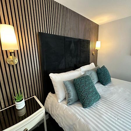 Waterside Mufc & Trafford Centre Townhouse 4 Bedroom Free Parking マンチェスター エクステリア 写真