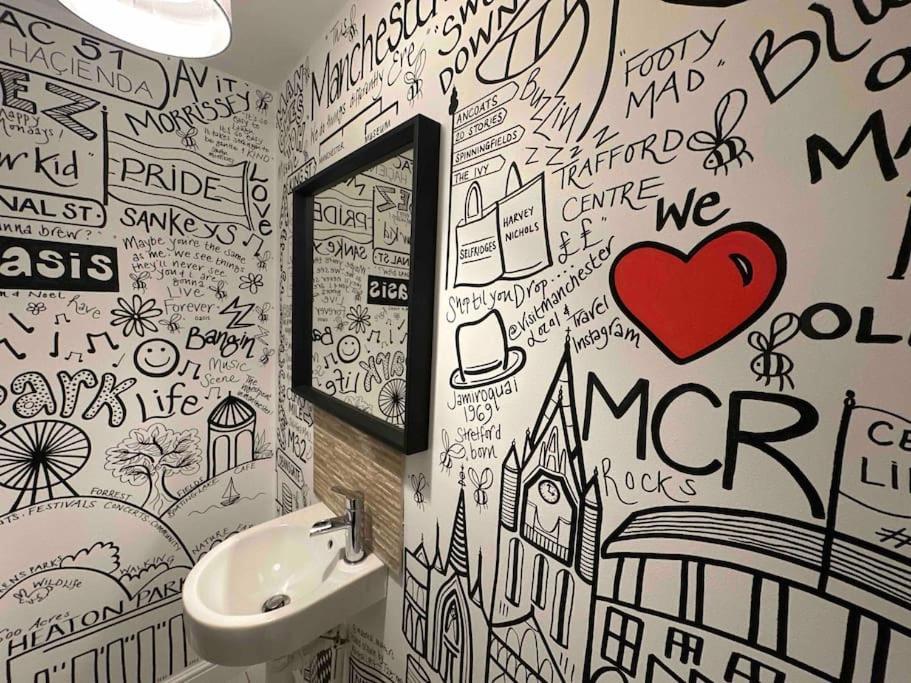 Waterside Mufc & Trafford Centre Townhouse 4 Bedroom Free Parking マンチェスター エクステリア 写真